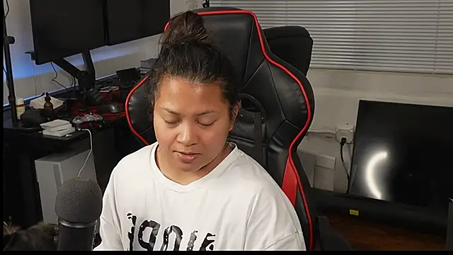 Bubbleliyah online show from February 26, 2:04 am