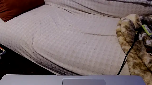 justinewe69 online show from December 4, 3:54 pm