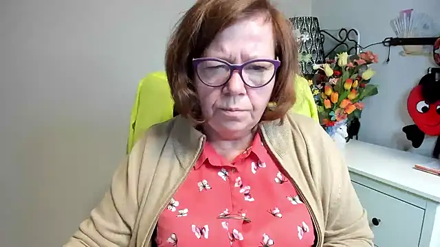 Snapshot of Adelewildx chatting on June 10, 3:29 am Adelewildx online show from June 10, 3:29 am