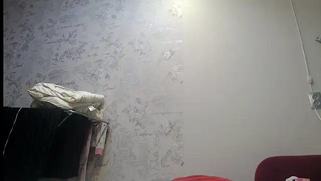 alisacucumber online show from December 14, 7:46 pm