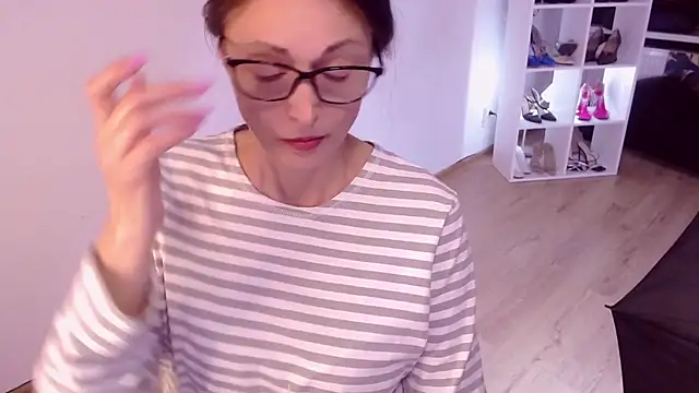 Snapshot of CaringSophie chatting on February 26, 2:14 pm CaringSophie online show from February 26, 2:14 pm