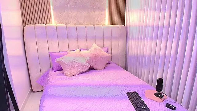 emyli sw  online show from November 21, 3:05 am