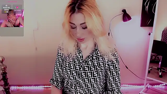 Snapshot of AnnieGOld_ chatting on February 22, 11:03 pm AnnieGOld  online show from February 22, 11:03 pm