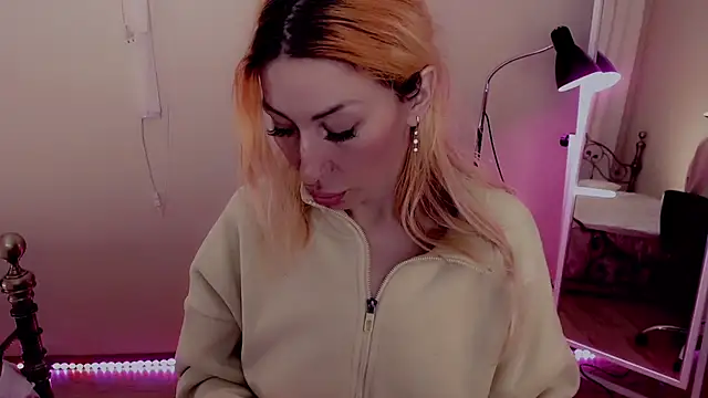 Snapshot of AnnieGOld_ chatting on February 27, 10:20 pm AnnieGOld  online show from February 27, 10:20 pm