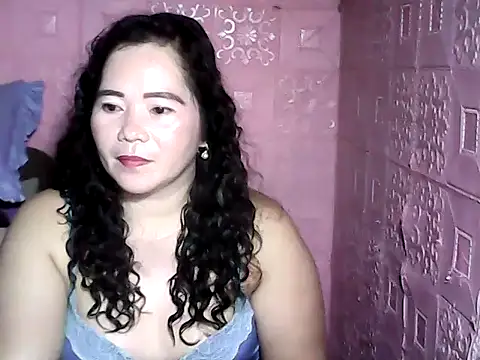 hotpusie 4u online show from November 19, 4:51 pm