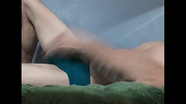 Snapshot of beobe74 chatting on January 13, 6:40 am beobe74 online show from January 13, 6:40 am