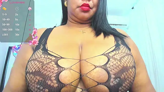 Ebonybreastvh online show from December 14, 7:46 pm