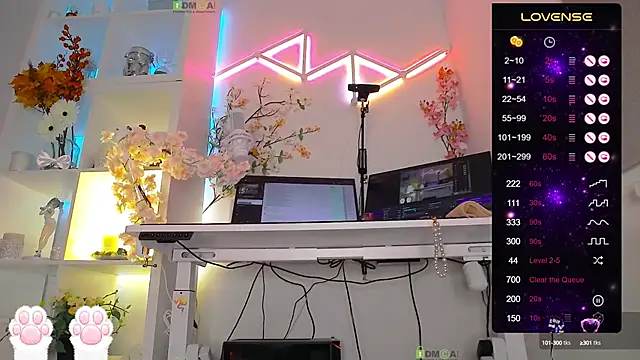 Elena-Marilyn online show from October 15, 4:40 pm