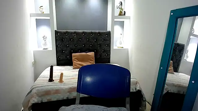 Snapshot of sexy_latynx chatting on November 1, 3:36 pm sexy latynx online show from November 1, 3:36 pm