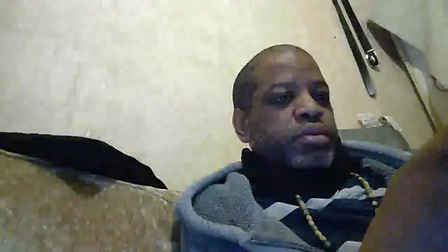 alfiebrown007 online show from March 14, 1:37 am