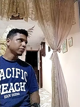 roman and jessie online show from March 4, 4:38 am