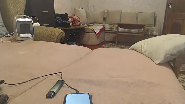 Amy August online show from March 4, 6:58 pm