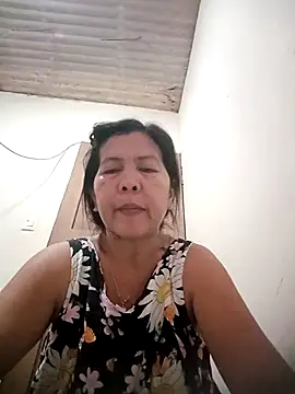 Snapshot of TropicalFlower chatting on March 4, 10:21 am TropicalFlower online show from March 4, 10:21 am