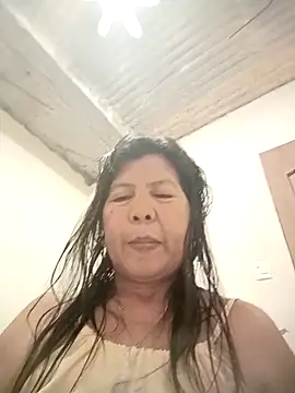 Snapshot of TropicalFlower chatting on April 2, 9:18 am TropicalFlower online show from April 2, 9:18 am