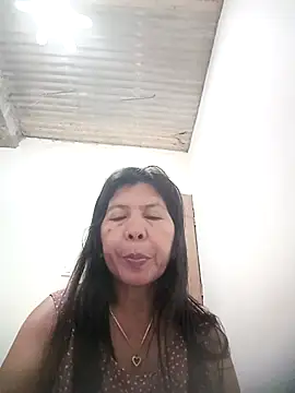 Snapshot of TropicalFlower chatting on April 5, 10:29 pm TropicalFlower online show from April 5, 10:29 pm