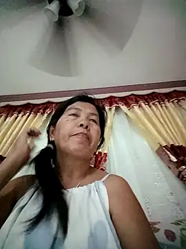 Snapshot of TropicalFlower chatting on April 9, 8:47 pm TropicalFlower online show from April 9, 8:47 pm