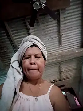 Snapshot of TropicalFlower chatting on April 13, 12:49 am TropicalFlower online show from April 13, 12:49 am