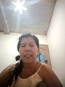 Snapshot of TropicalFlower chatting on April 14, 9:59 am TropicalFlower online show from April 14, 9:59 am