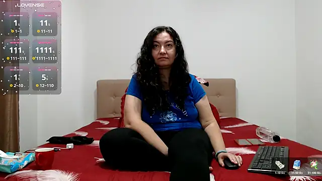 BBW MILF 4U online show from October 18, 8:26 am