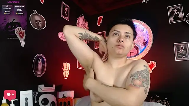 girl intense444 online show from October 22, 1:11 pm