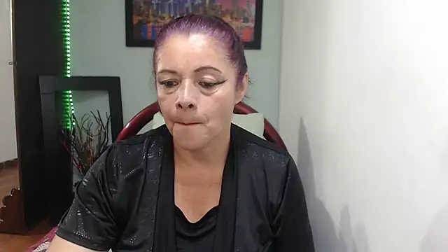 sexytitshot126 online show from October 5, 10:40 pm