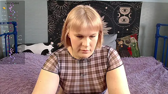 Snapshot of ivamayy chatting on February 10, 8:29 am ivamayy online show from February 10, 8:29 am