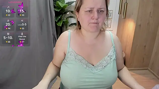 Snapshot of ScarlettSoft chatting on December 10, 5:39 am ScarlettSoft online show from December 10, 5:39 am