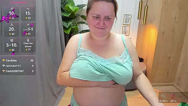 Snapshot of ScarlettSoft chatting on December 17, 8:56 am ScarlettSoft online show from December 17, 8:56 am