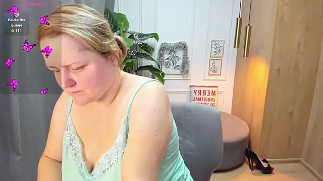 Snapshot of ScarlettSoft chatting on December 26, 5:47 am ScarlettSoft online show from December 26, 5:47 am