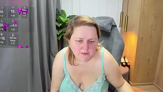 Snapshot of ScarlettSoft chatting on January 28, 5:43 am ScarlettSoft online show from January 28, 5:43 am