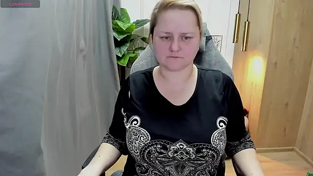 Snapshot of ScarlettSoft chatting on March 3, 12:16 pm ScarlettSoft online show from March 3, 12:16 pm