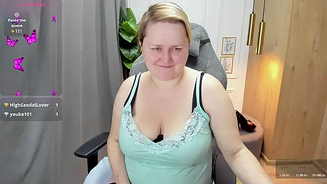 Snapshot of ScarlettSoft chatting on March 10, 8:37 am ScarlettSoft online show from March 10, 8:37 am