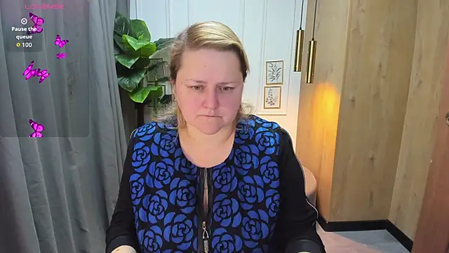 Snapshot of ScarlettSoft chatting on October 21, 5:19 am ScarlettSoft online show from October 21, 5:19 am