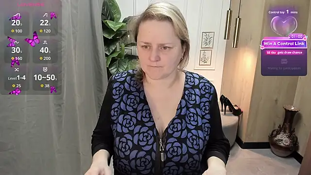 ScarlettSoft online show from April 7, 5:30 am