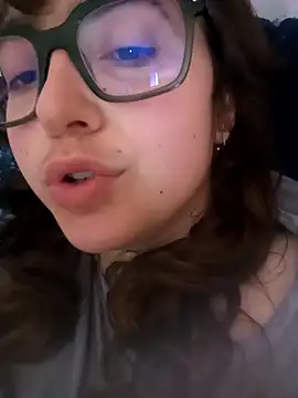 Snapshot of Blulilla69 chatting on March 23, 7:31 am Blulilla69 online show from March 23, 7:31 am