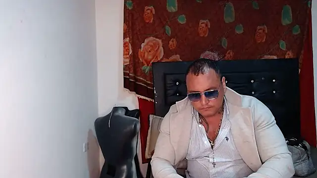 hardrock982 online show from December 18, 2:23 pm