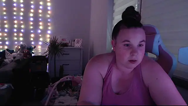 Snapshot of AureliaWinter chatting on August 4, 11:35 am AureliaWinter online show from August 4, 11:35 am
