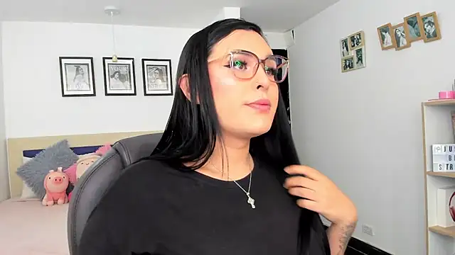 Snapshot of naty_pink chatting on April 16, 3:35 pm naty pink online show from April 16, 3:35 pm