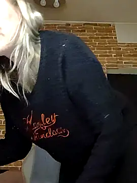  Horny milf  online show from February 24, 6:16 am