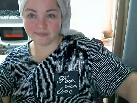 Snapshot of cute__cherry chatting on December 12, 11:07 am cute  cherry online show from December 12, 11:07 am