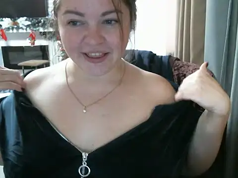 Snapshot of cute__cherry chatting on December 27, 11:39 am cute  cherry online show from December 27, 11:39 am