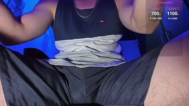 Snapshot of Alex_smith00 chatting on September 21, 7:37 pm Alex smith00 online show from September 21, 7:37 pm