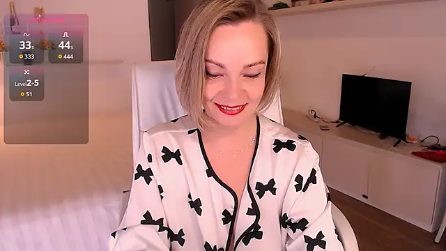 Tilly Eliot online show from October 29, 7:26 pm