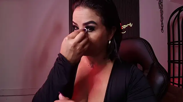 arianna smith  online show from November 16, 11:49 am