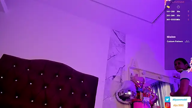 alysson 18 online show from February 12, 1:28 pm