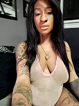 Snapshot of iitsolivia13 chatting on February 22, 3:01 am iitsolivia13 online show from February 22, 3:01 am