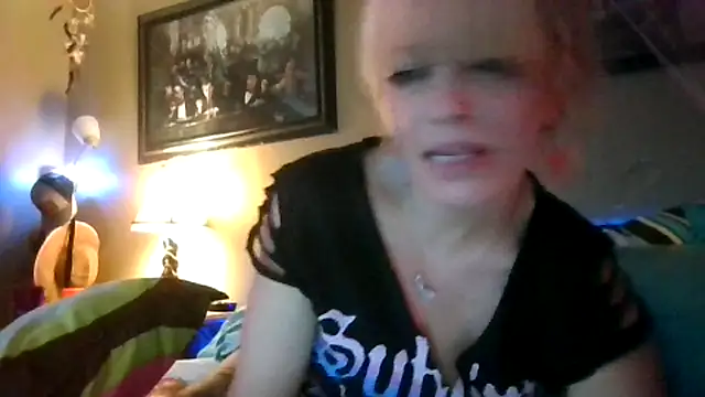 Snapshot of marilyn420 chatting on December 14, 4:34 pm marilyn420 online show from December 14, 4:34 pm