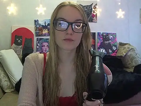 SecretSophia online show from October 28, 10:30 am