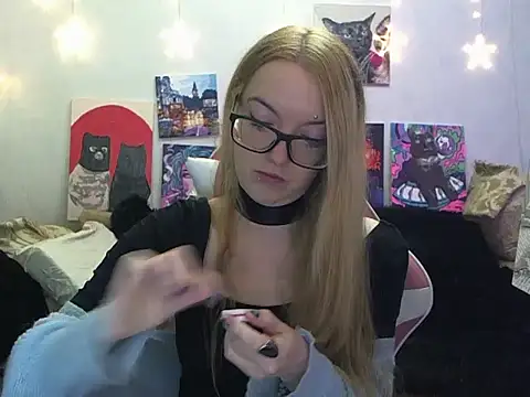 SecretSophia online show from October 31, 1:12 pm