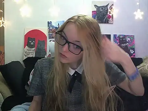 SecretSophia online show from November 12, 5:35 pm